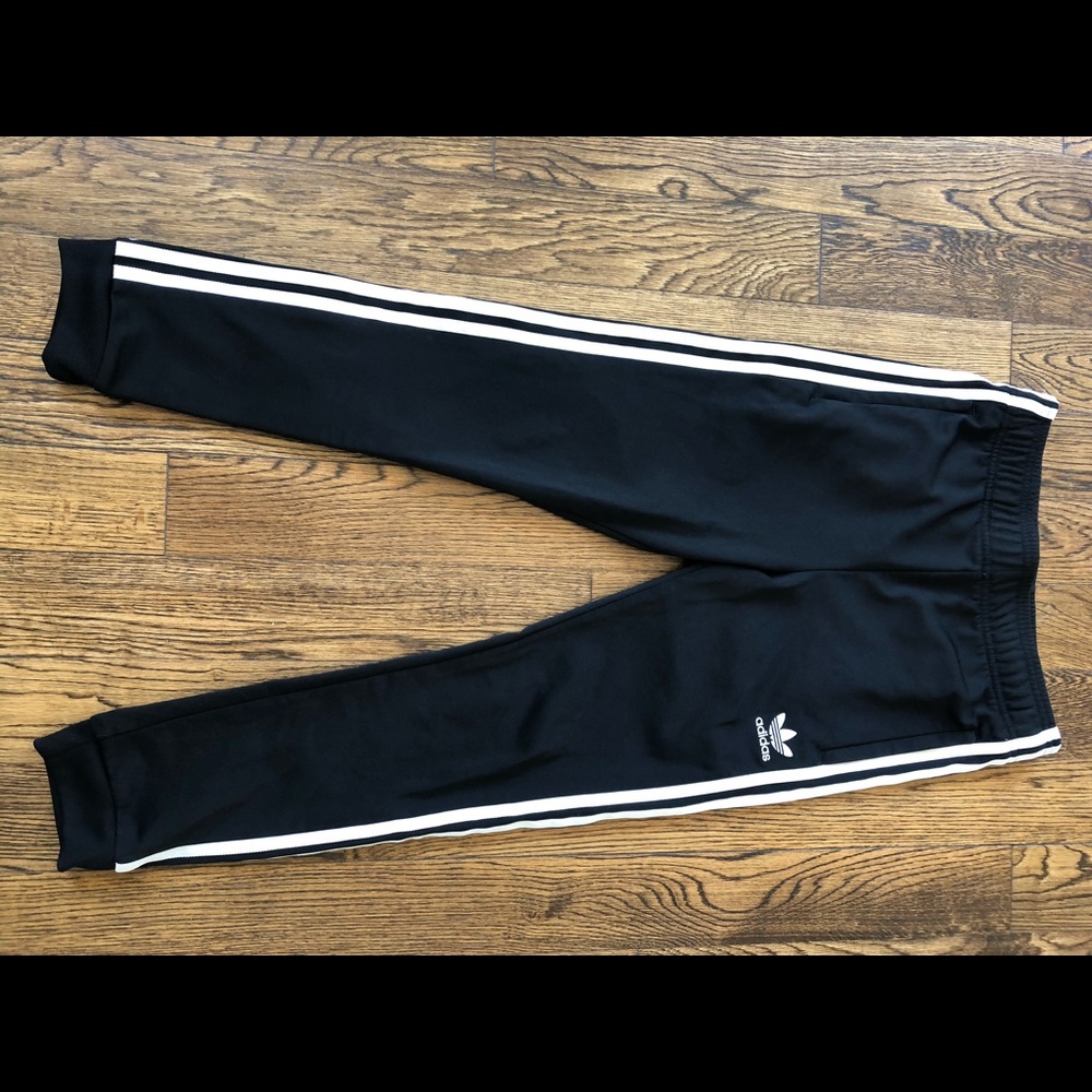 Teens adidas track pants with zipper pockets